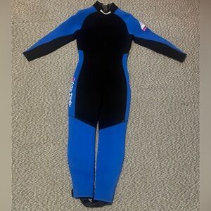 Skiwarm Women’s wetsuit size Medium